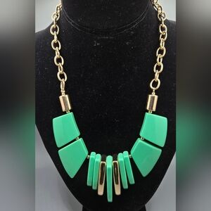 Forever 21 Statement Necklace Gold Tone Chain & Clasp Green Lucite Chunks